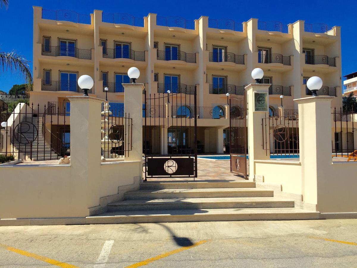 Hotel Riviera Palace بورتو إمبيدوكْلي المظهر الخارجي الصورة