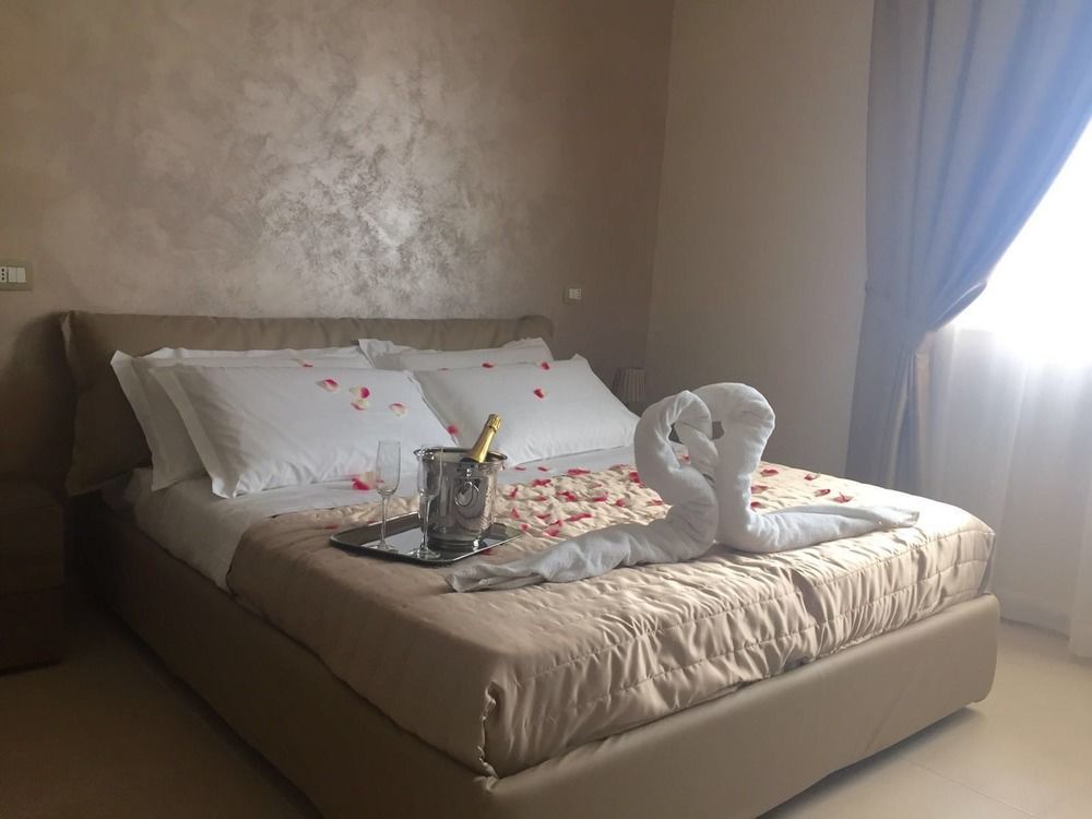 Hotel Riviera Palace بورتو إمبيدوكْلي المظهر الخارجي الصورة