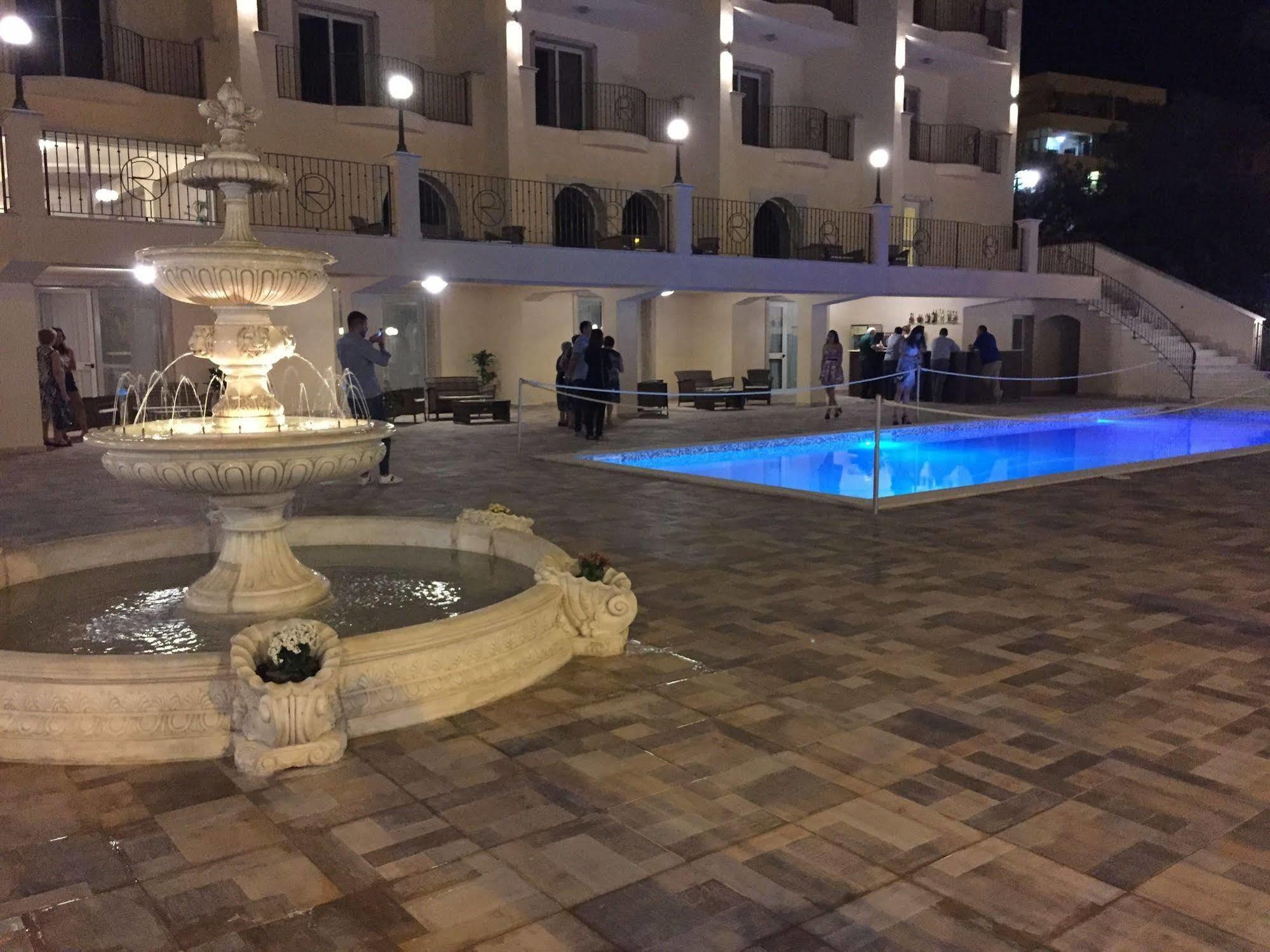 Hotel Riviera Palace بورتو إمبيدوكْلي المظهر الخارجي الصورة