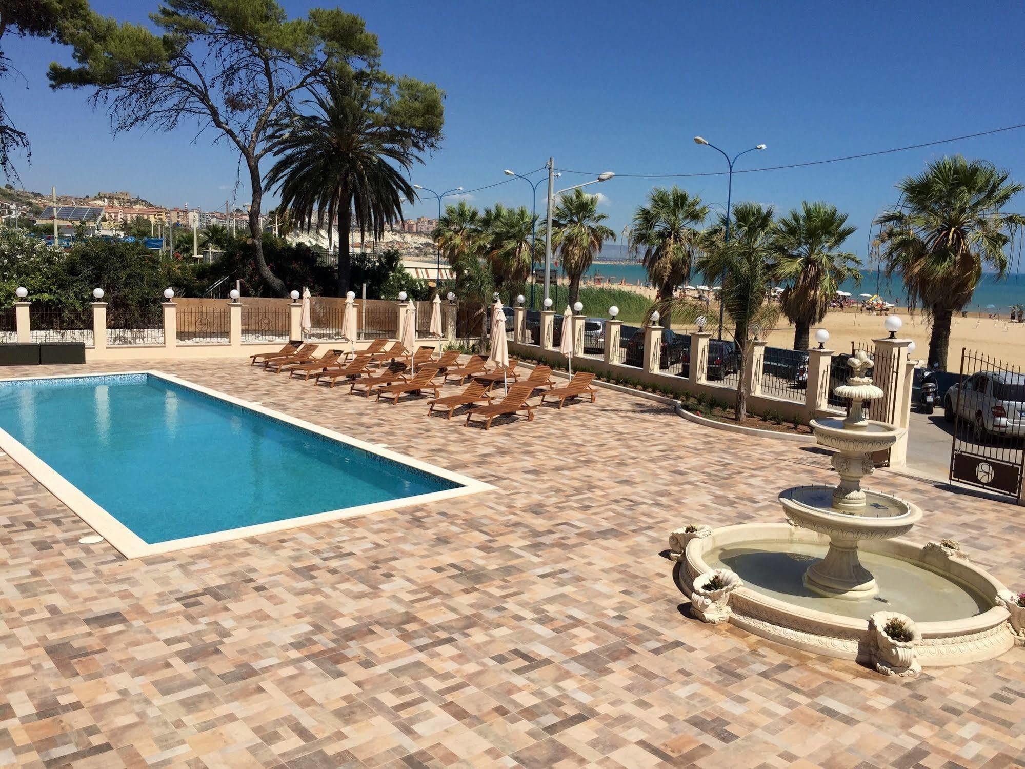 Hotel Riviera Palace بورتو إمبيدوكْلي المظهر الخارجي الصورة