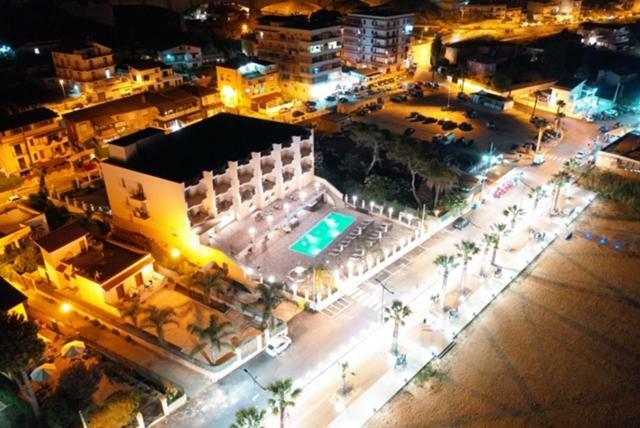Hotel Riviera Palace بورتو إمبيدوكْلي المظهر الخارجي الصورة